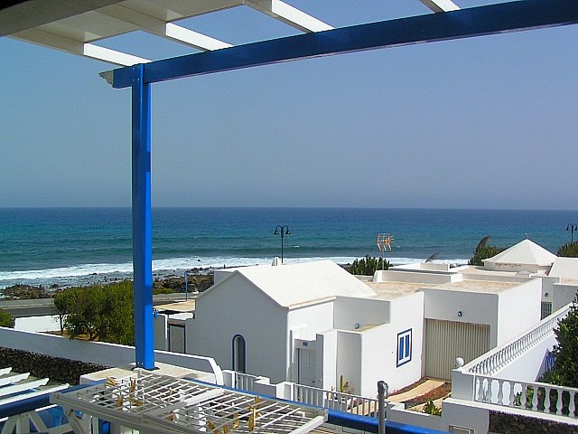 vue sur l’océan depuis le balcon