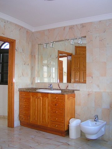 Bathroom in theupper floor